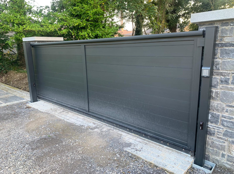 Aluminium Cantilever Gates